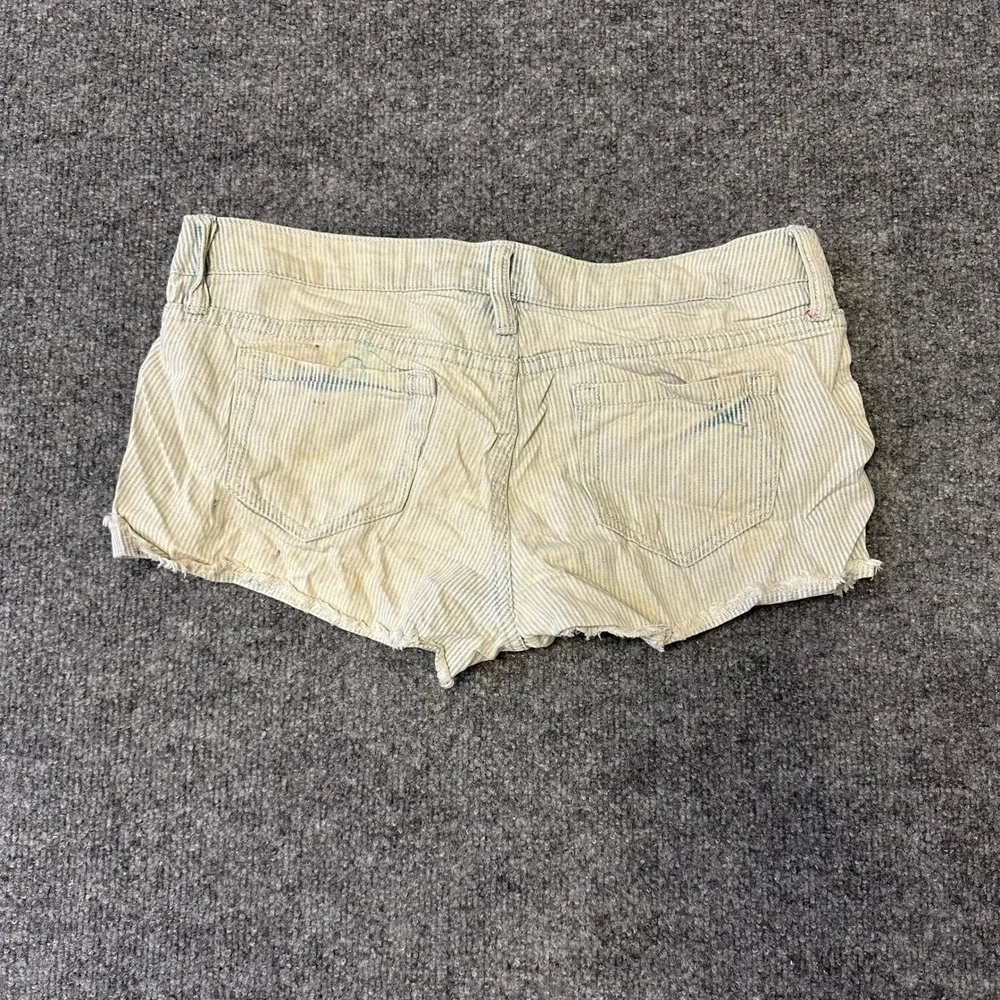 Mossimo Shorts Womens Size 7 Blue Pinstripe Cotton Distressed Raw Hem Casual - Picture 7 of 8
